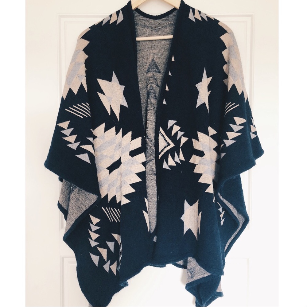 Aztec Patterned Open Front Poncho